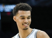 华体会官网入口-NBA第一“高”僧？网友晒文班亚马少林寺正面照
