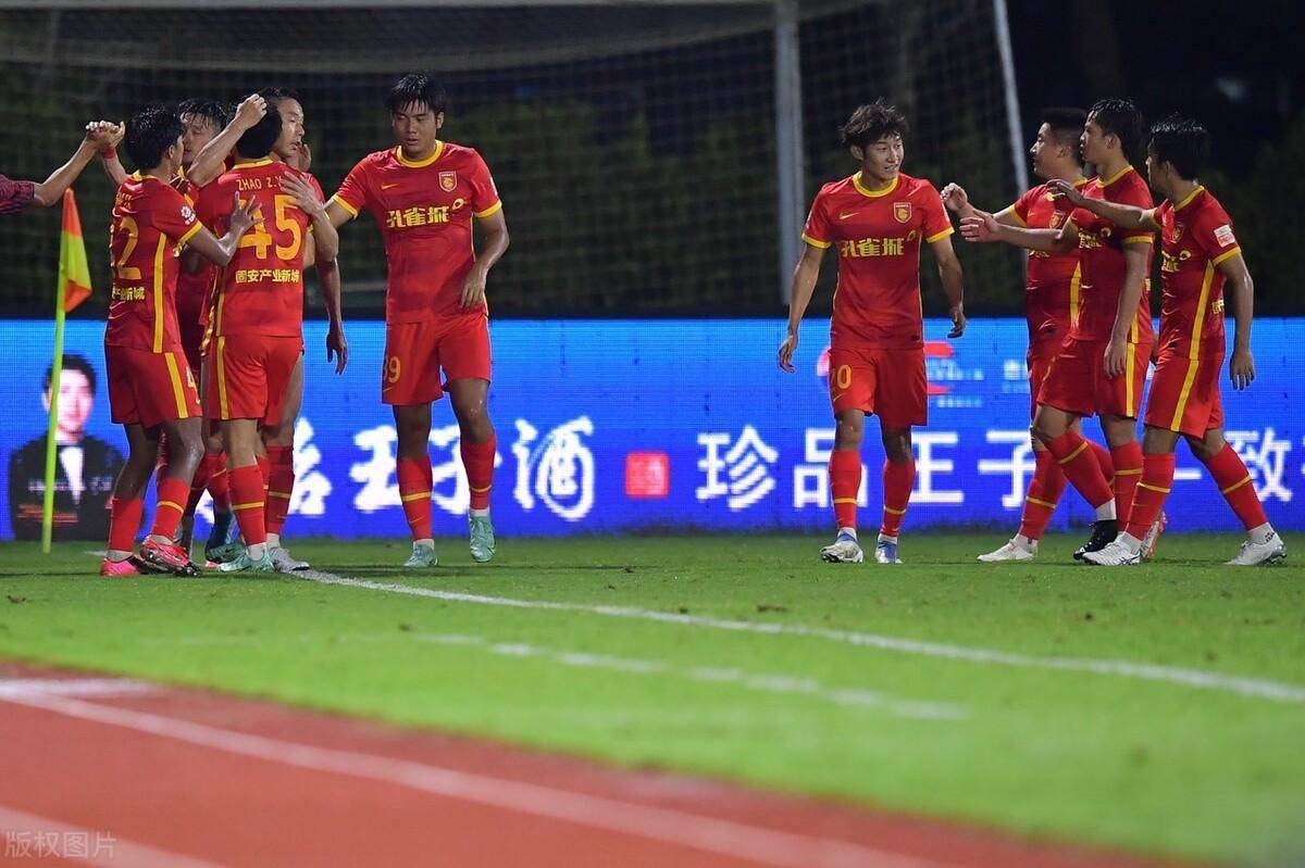 一箭双雕！中超劲旅迎战国内外挑战的简单介绍