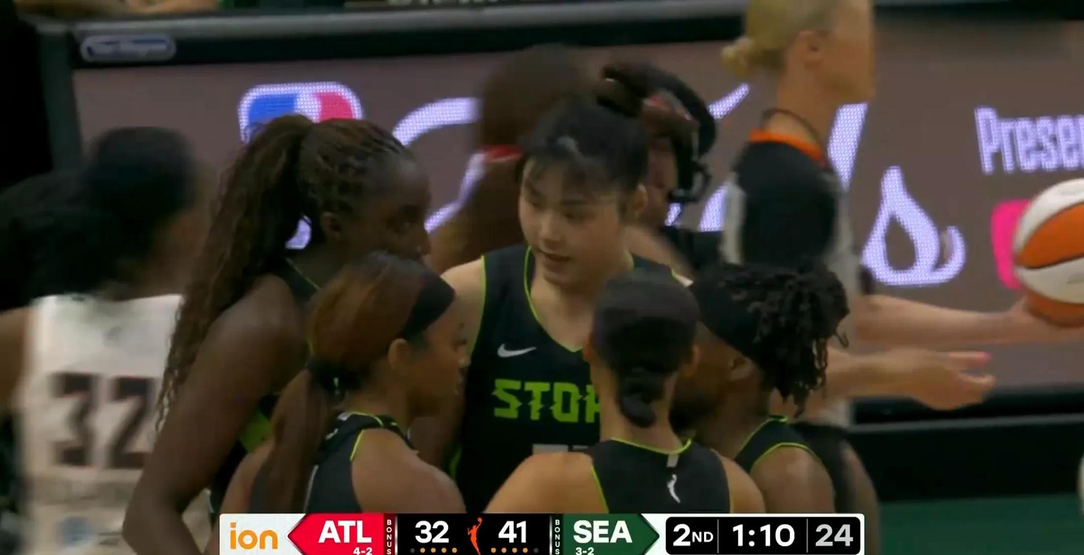 包含19分12篮板！李月汝取得WNBA生涯首次两双的词条