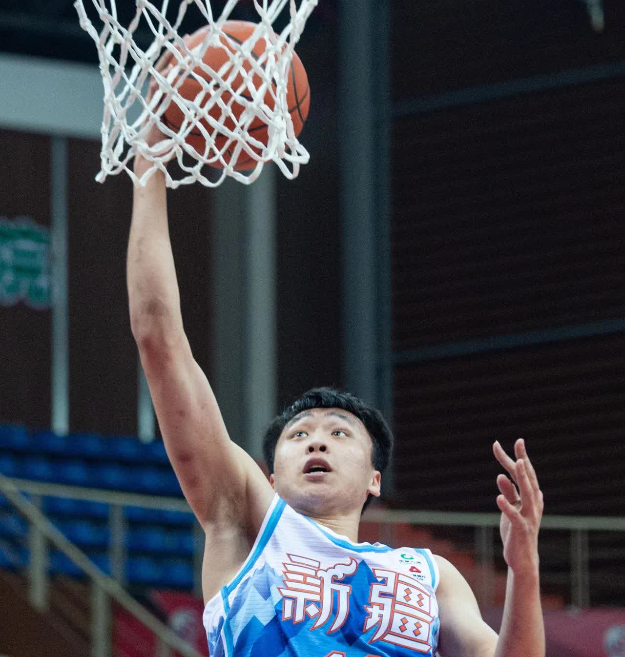包含黄荣奇15分广东胜福建孙铭徽16+18广厦胜四川的词条