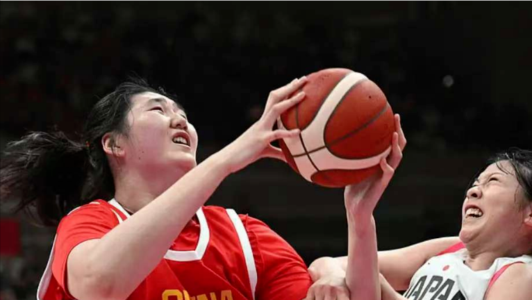 关于无解！张子宇8中8狂砍18分“双塔”组合登场奠定胜局的信息