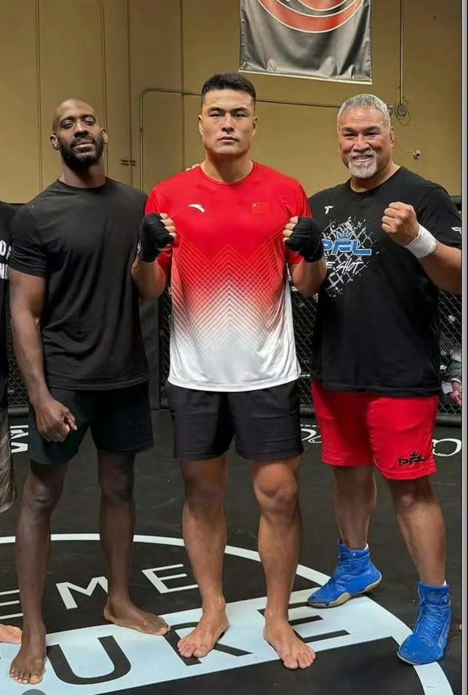 关于UFC张名扬与强尼-沃克的对决将引导轻重量级的未来的信息